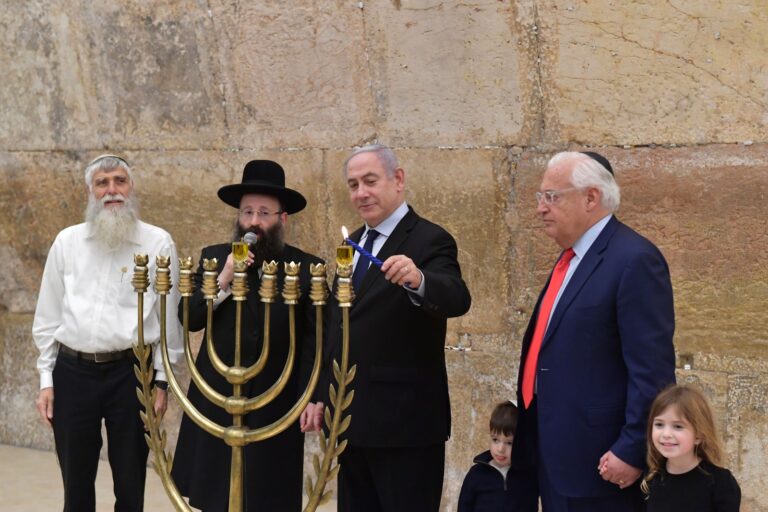 Netanyahu Ignites Hope: Lighting the First Chanukah Candle at the Western Wall